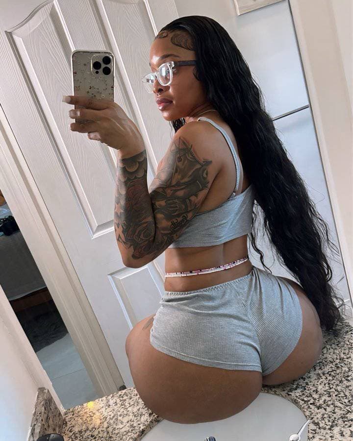 Click to view full size Big Phat Jiggling Clapping Booties 2