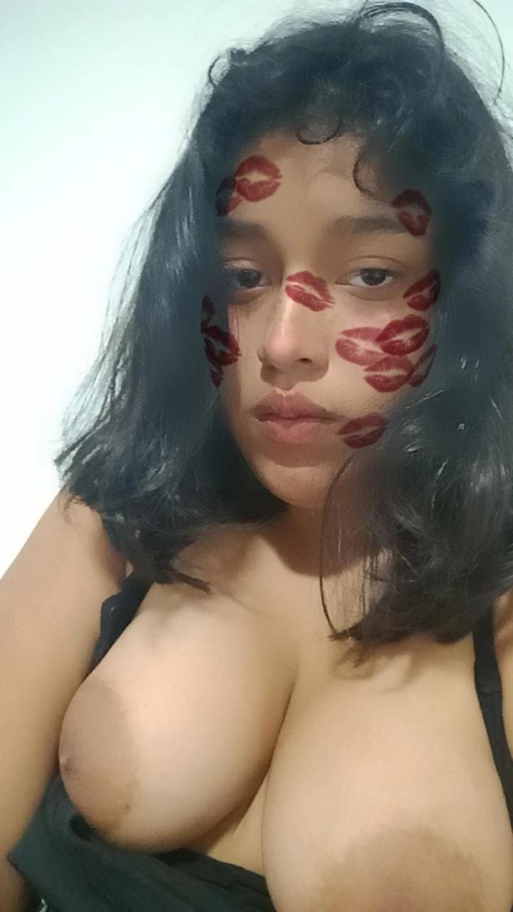 Click to view full size Between my tits I can masturbate you while I suck your cock ?❤️?