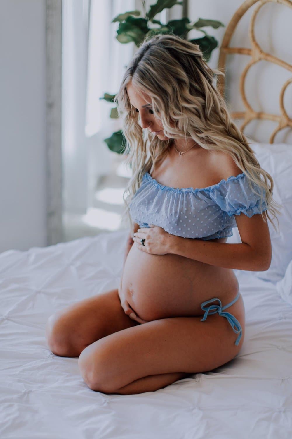 Click to view full size Intensely gorgeous blonde tatted milf to be boudoir