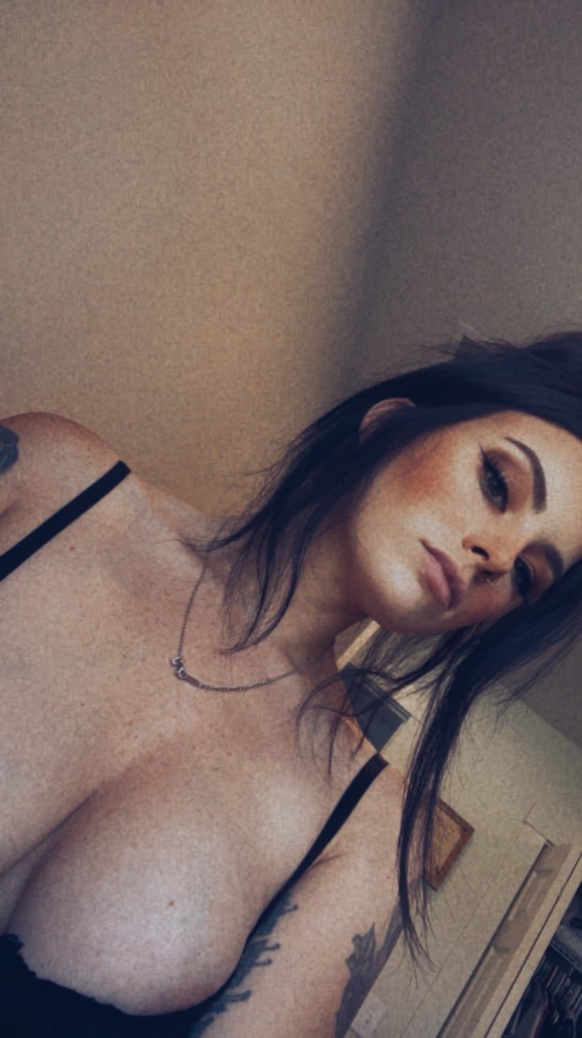 Click to view full size Nice Tiddies