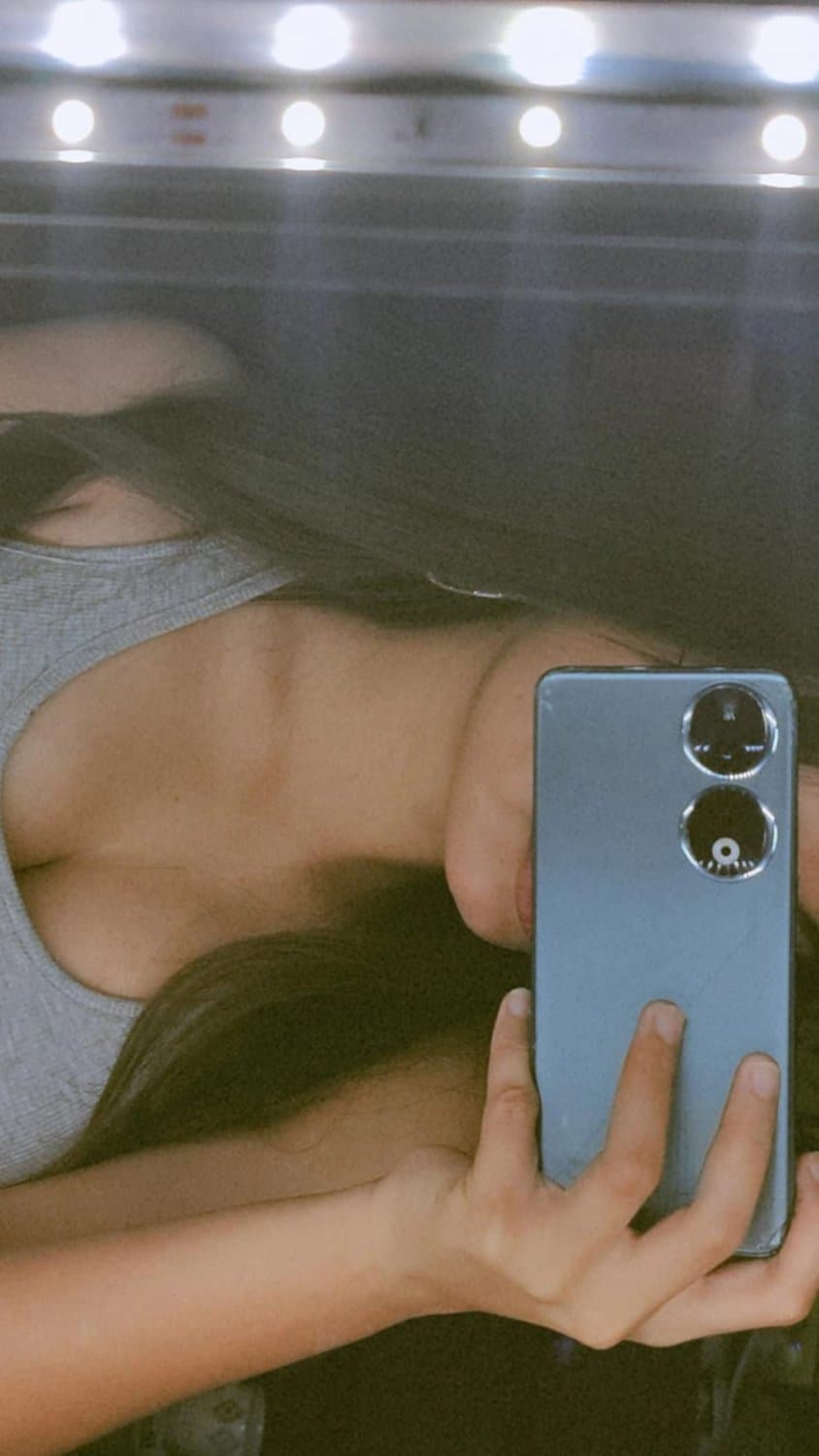 Click to view full size Nicol buscando quien la detone