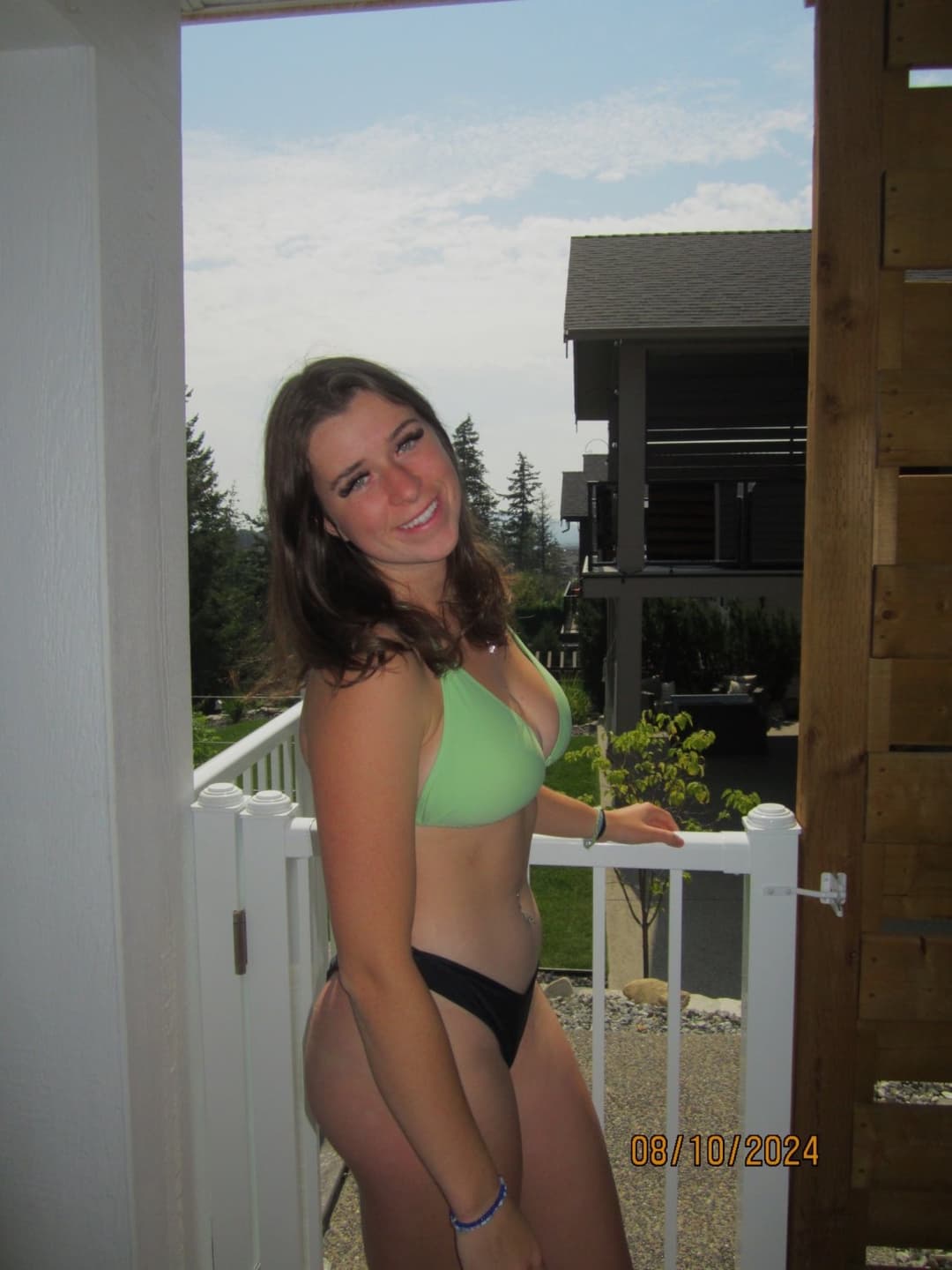 Click to view full size Which sister is hotter Skylar and Alexis