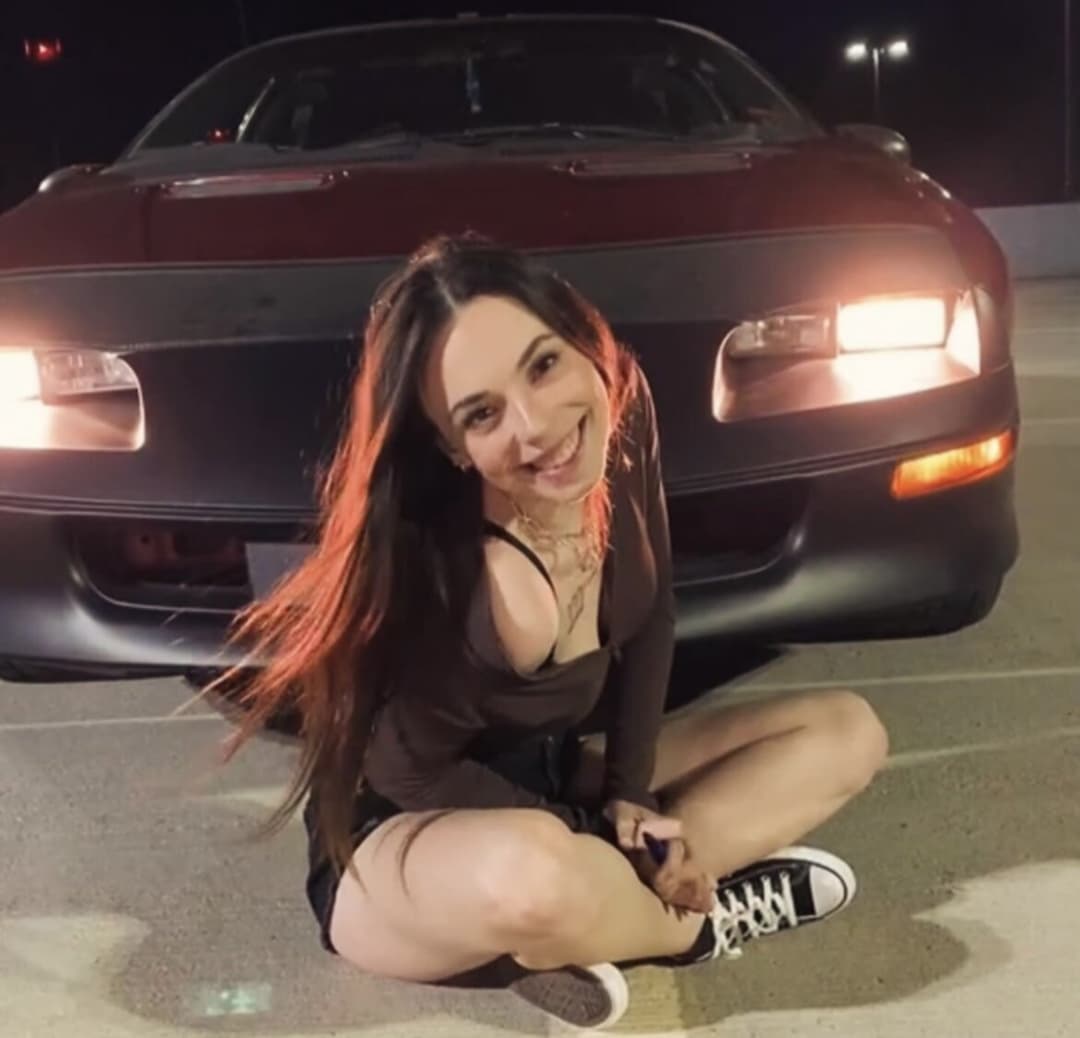 Click to view full size Lost dau