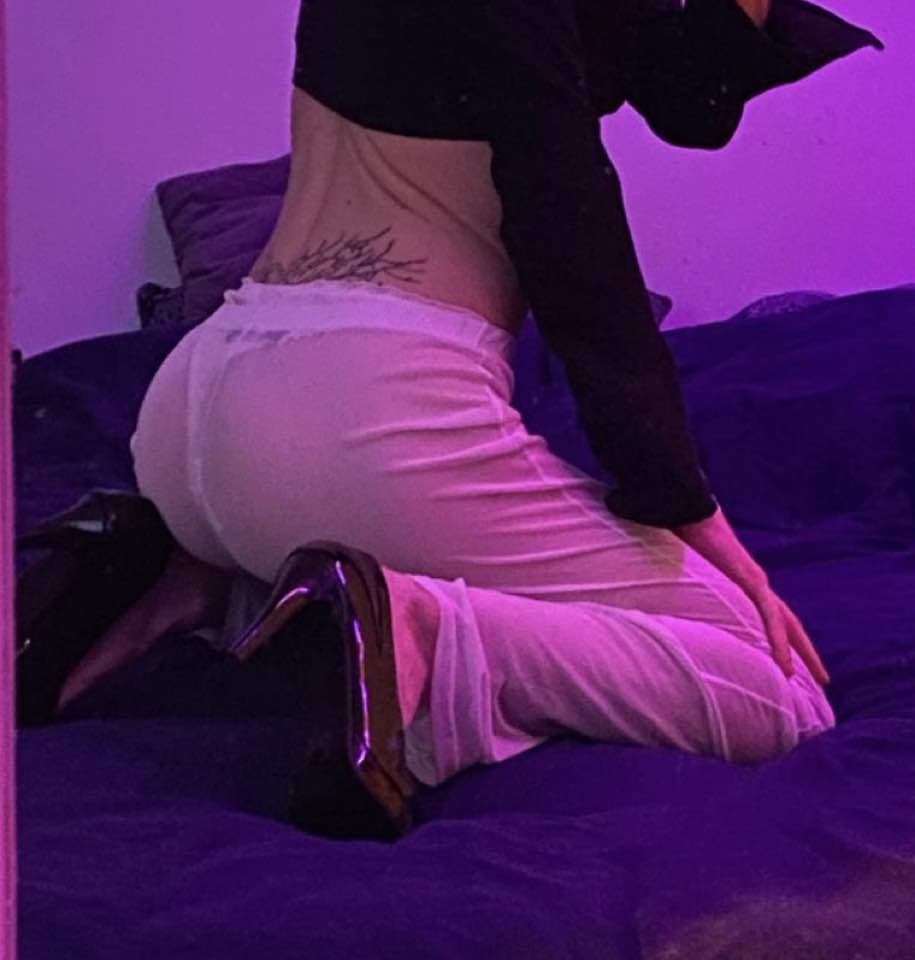 Click to view full size ?? Sissy Oliwia Finesse,23 - what a hot slut! kik: OliwiaFinesse snap: oliviafinesse