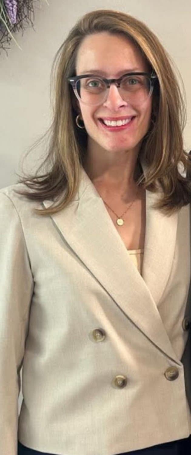 Click to view full size lisa bowmen 43 hmu on kik at mike5.8 for same treatment same for ?