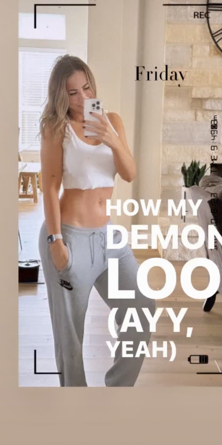 Click to view full size TikTok milf Robyn fields