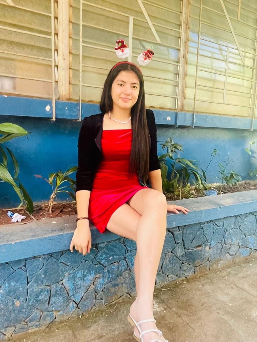 Click to view full size Priscila, la putita y reina de muchas pajas se graduó, como la felicitarias