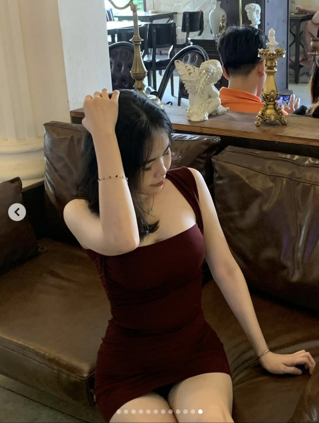 Click to view full size Chiều ae hết mik luôn lên ae 1 con bạn thân cực dâm,vì con này chuyên xem hentai ở nhà