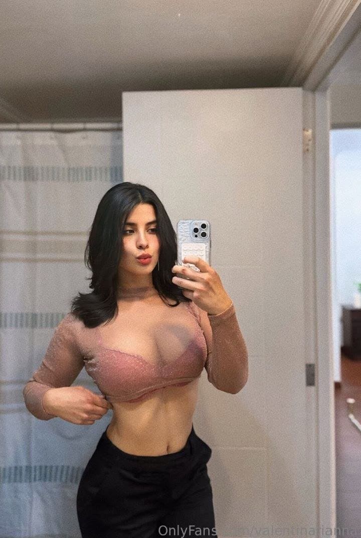 Click to view full size Valentina runco perra culona de grandes tetas