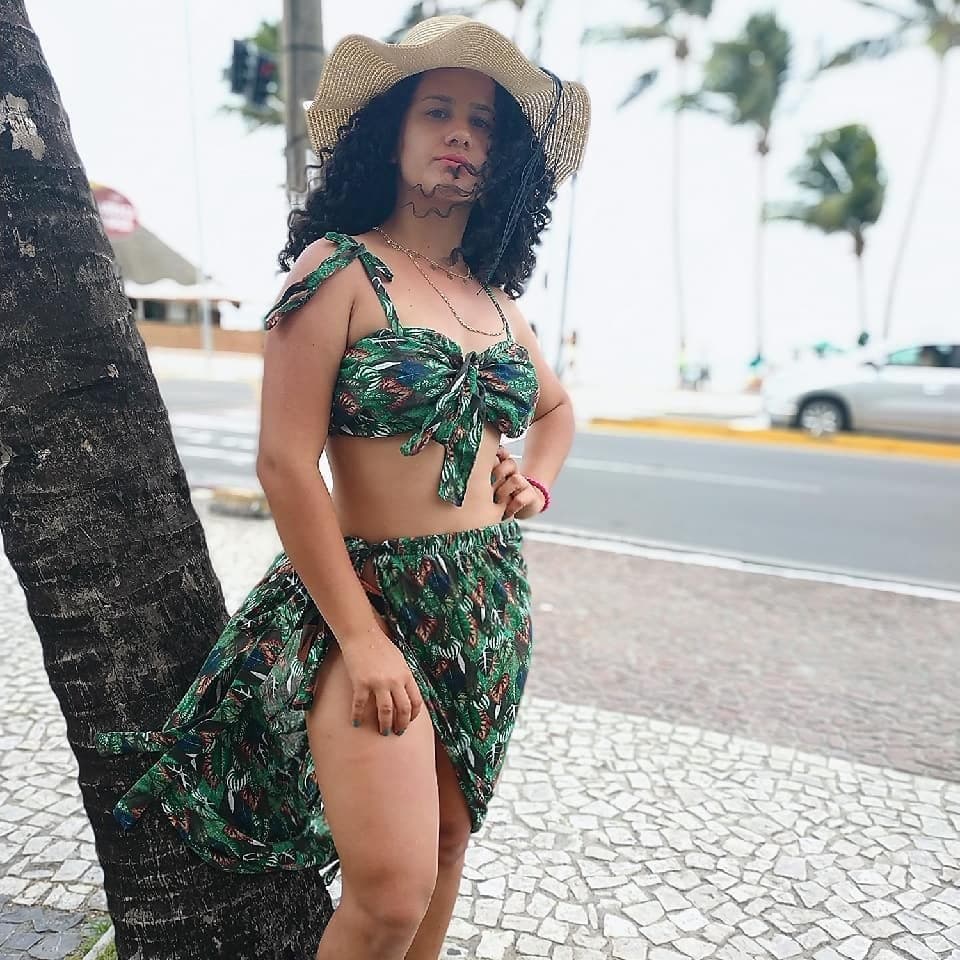 Click to view full size Minha nova deusa dona de casa já mim fez gozar muito