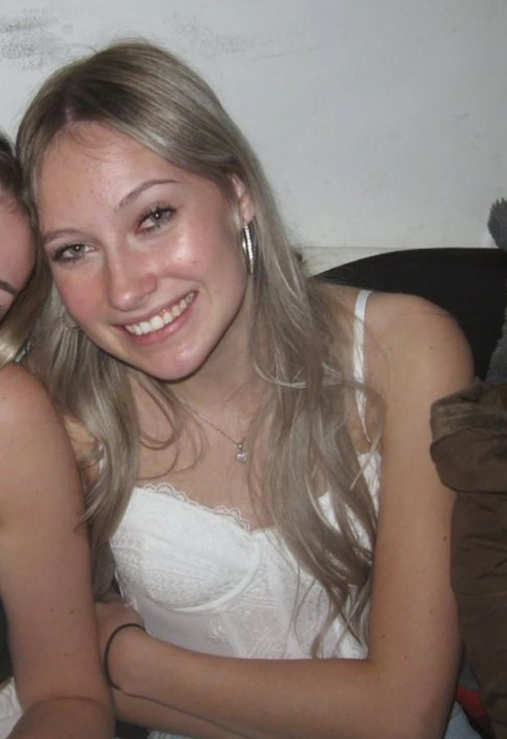 Click to view full size In case any BBC missed when I posted my drunk snowbunny cousin earlier. Hmu for more