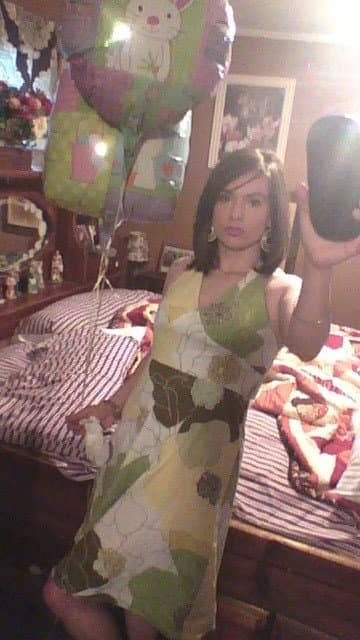 Click to view full size Wifeslut Brittany loves sucking black cocks