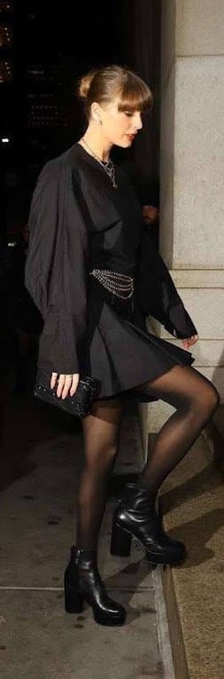 Click to view full size Taylor Swift long legs wearing ankle boots