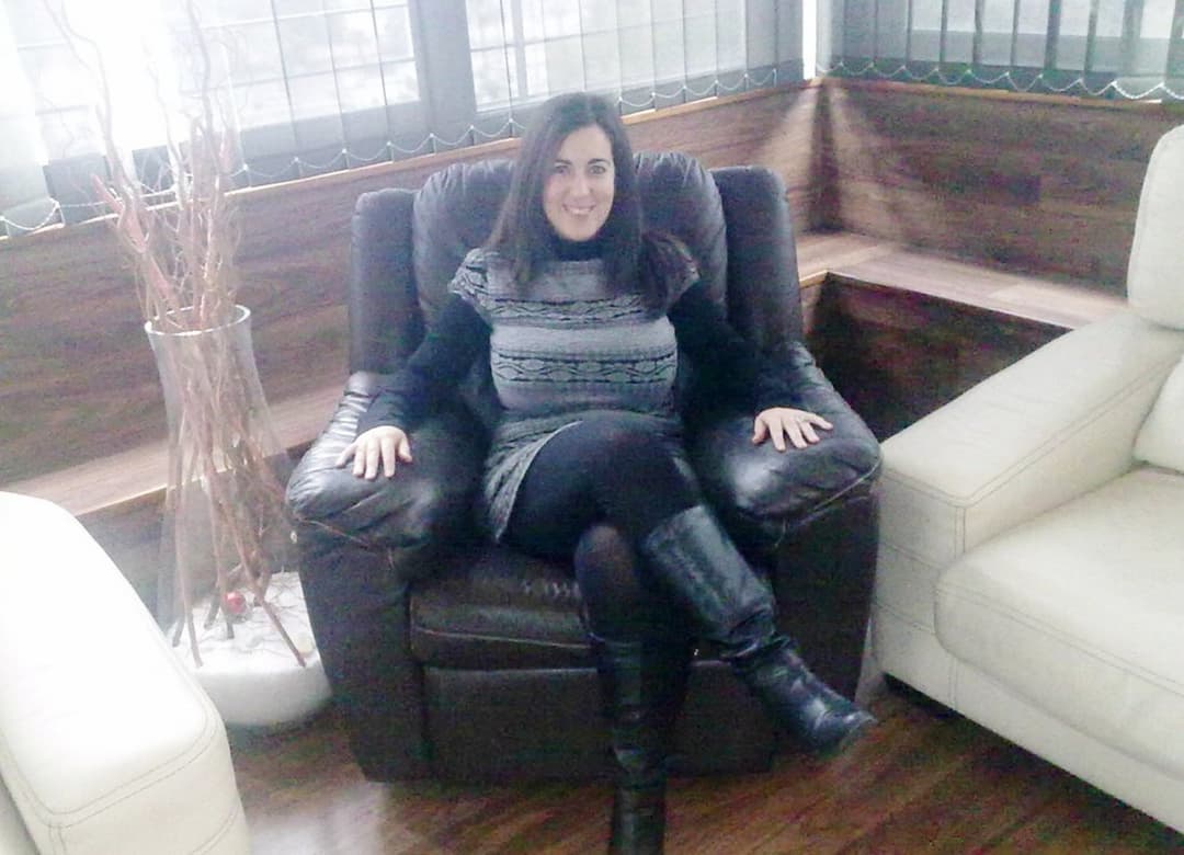 Click to view full size White Milf With Gigantic Tits