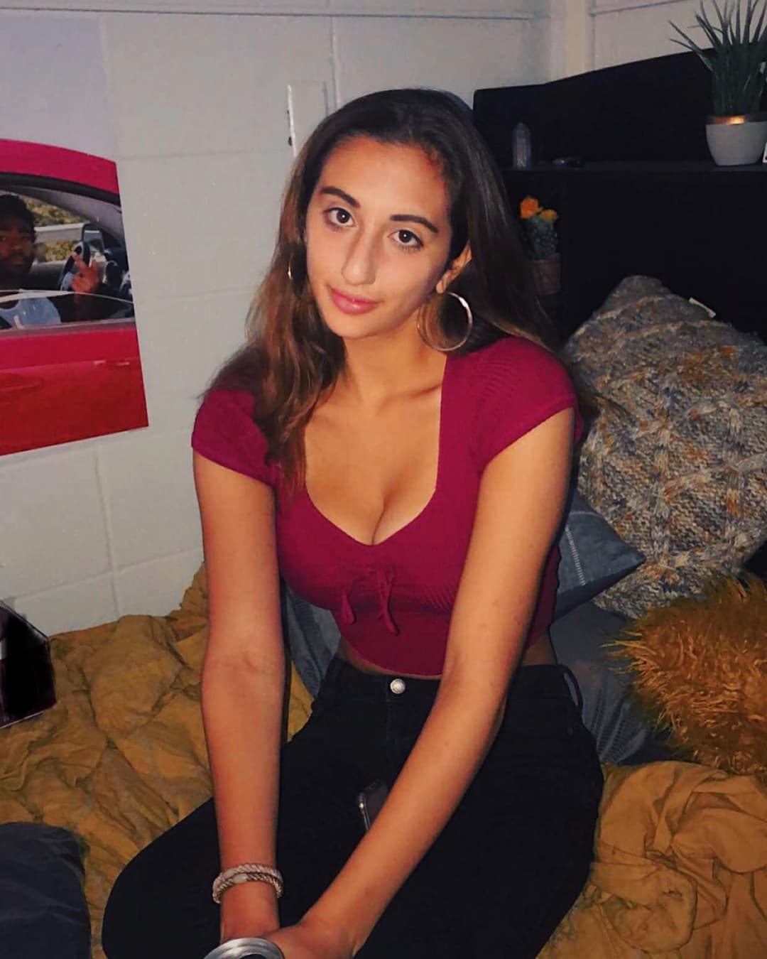 Click to view full size College Crush Lisa Sandson (@lisa.sandson). Comment your favorite pics.