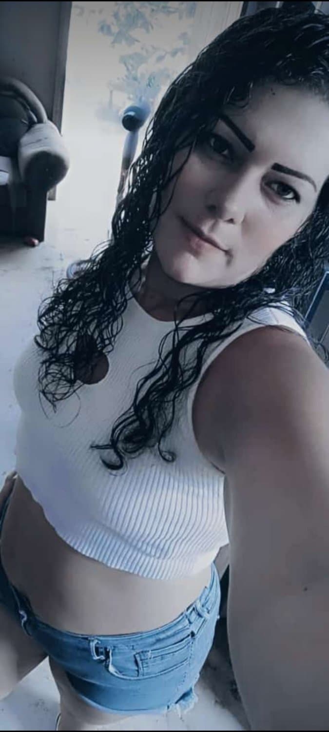 Click to view full size Esta puta me vende contenido exclusivo?maría