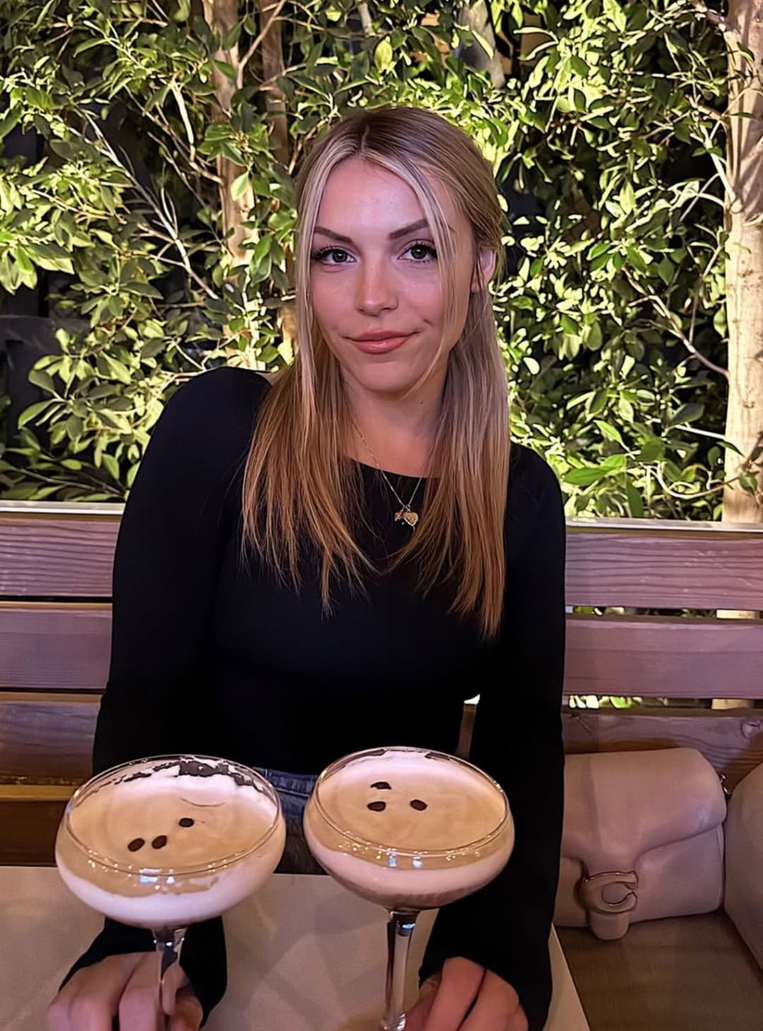 Click to view full size Slutty irl pawg had a perfect face for multiple cocks to ejaculate all over itn