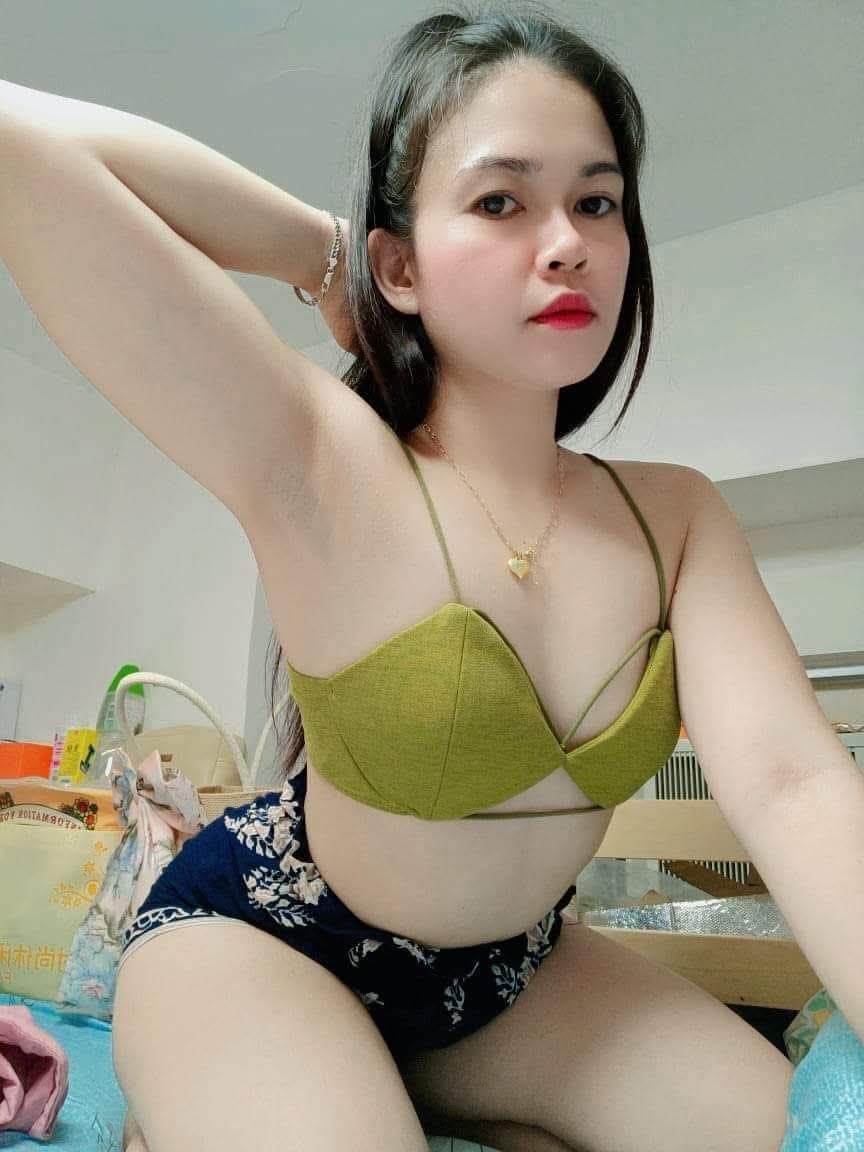 Click to view full size Ainsley Pinay Milf Ofw (Sarap to guys kaya enjoy lang sorry wala pa nudes)