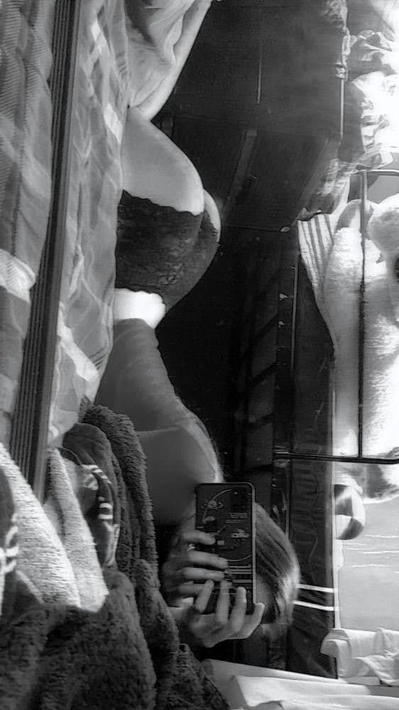 Click to view full size Nicol buscando quien la detone