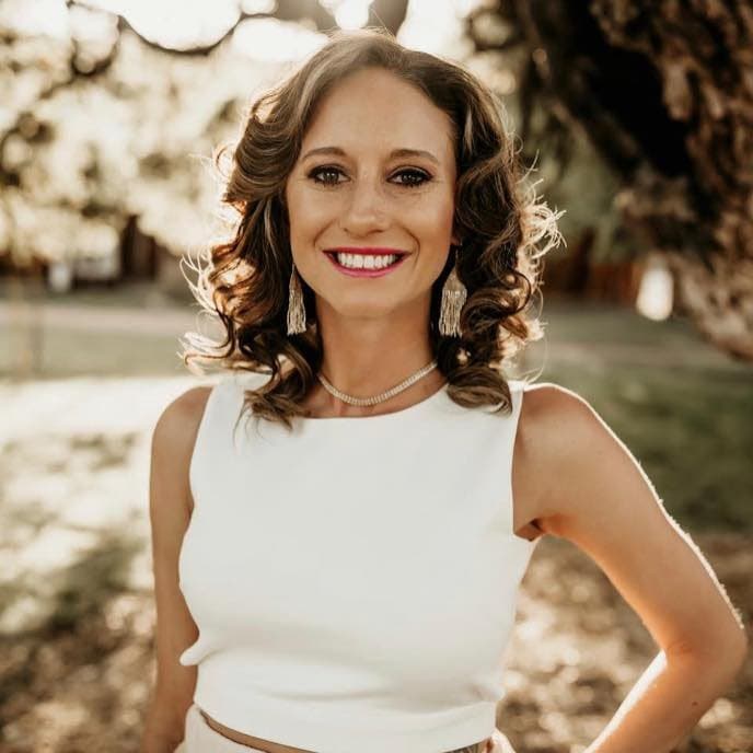 Click to view full size Was nice of her friend to give her a shot out before she showed her titties for the G G W camera