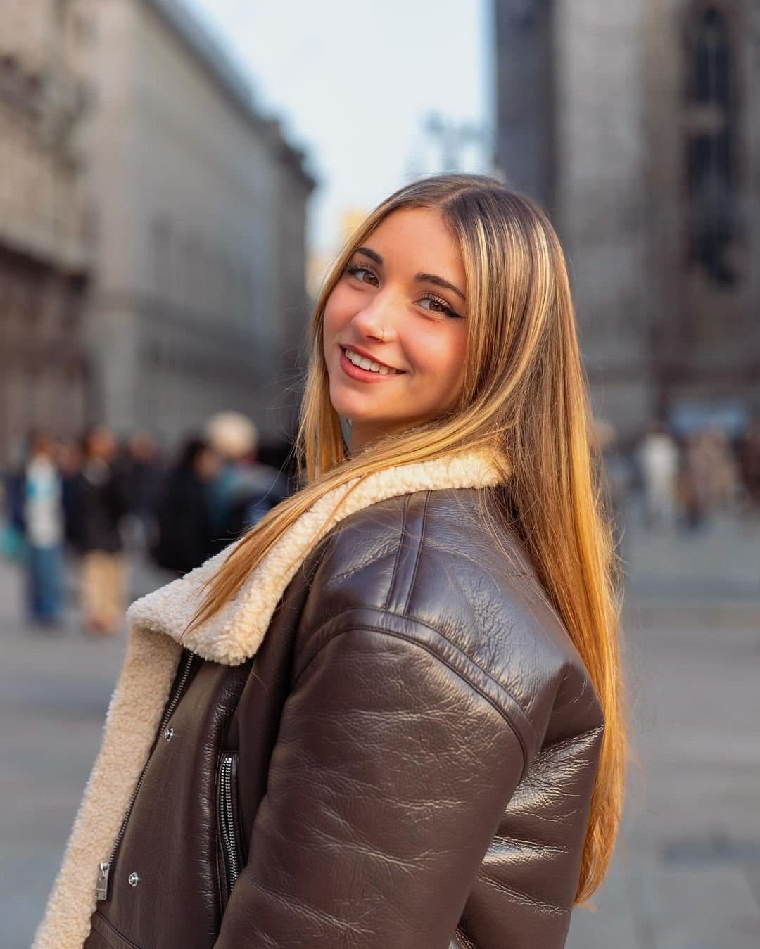 Click to view full size Iris, HOT tik toker blonde teen ?