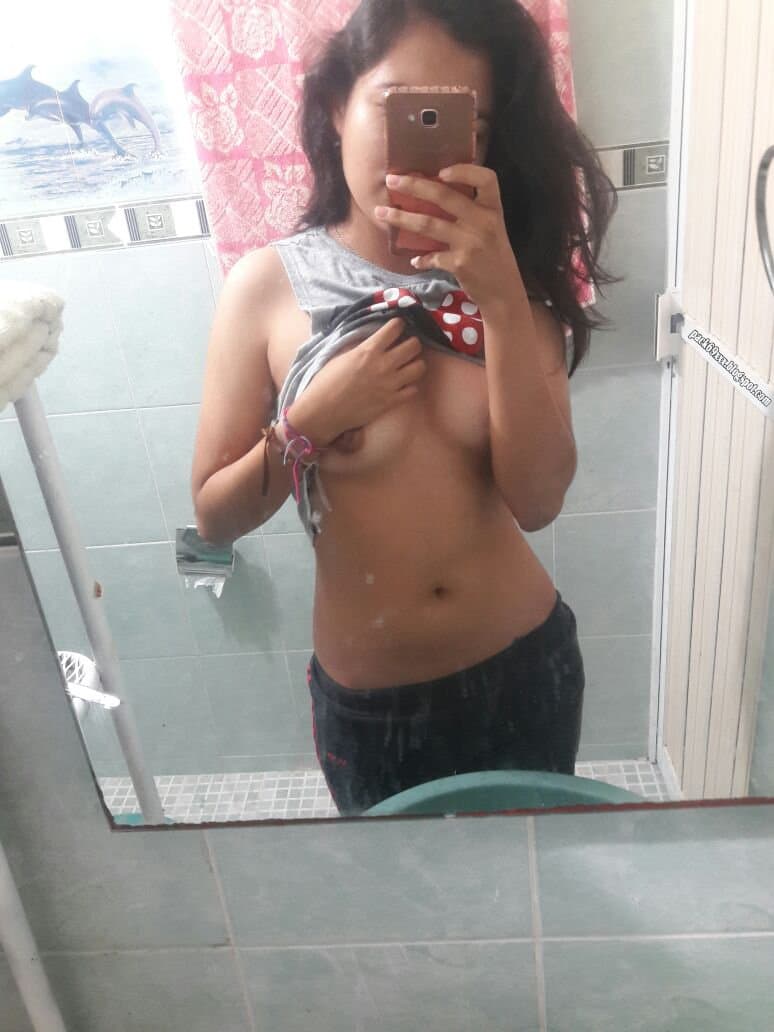 Click to view full size 18yo latina sucking a big cock and getting fucked