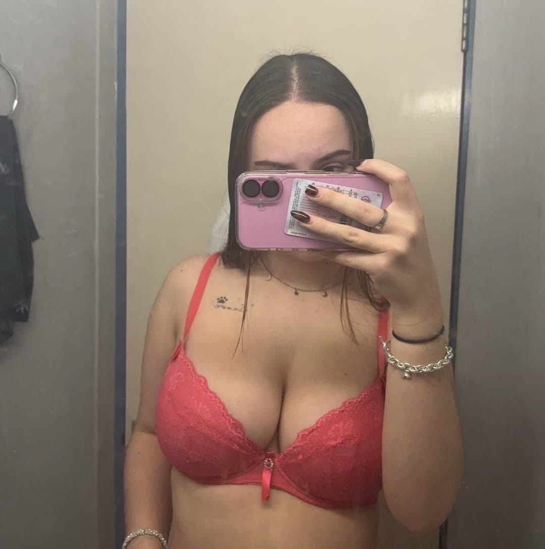 Click to view full size Izzzy the slut to be enjoyed