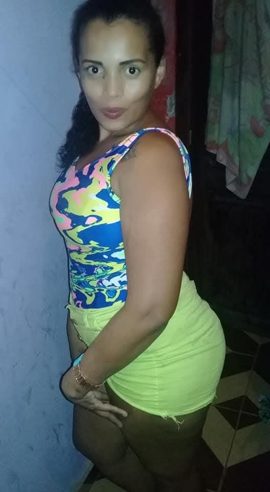 Click to view full size Loiana Corrêa, uma coroa rabuda muito safada. Minha vizinha rabuda que adora se exibir.