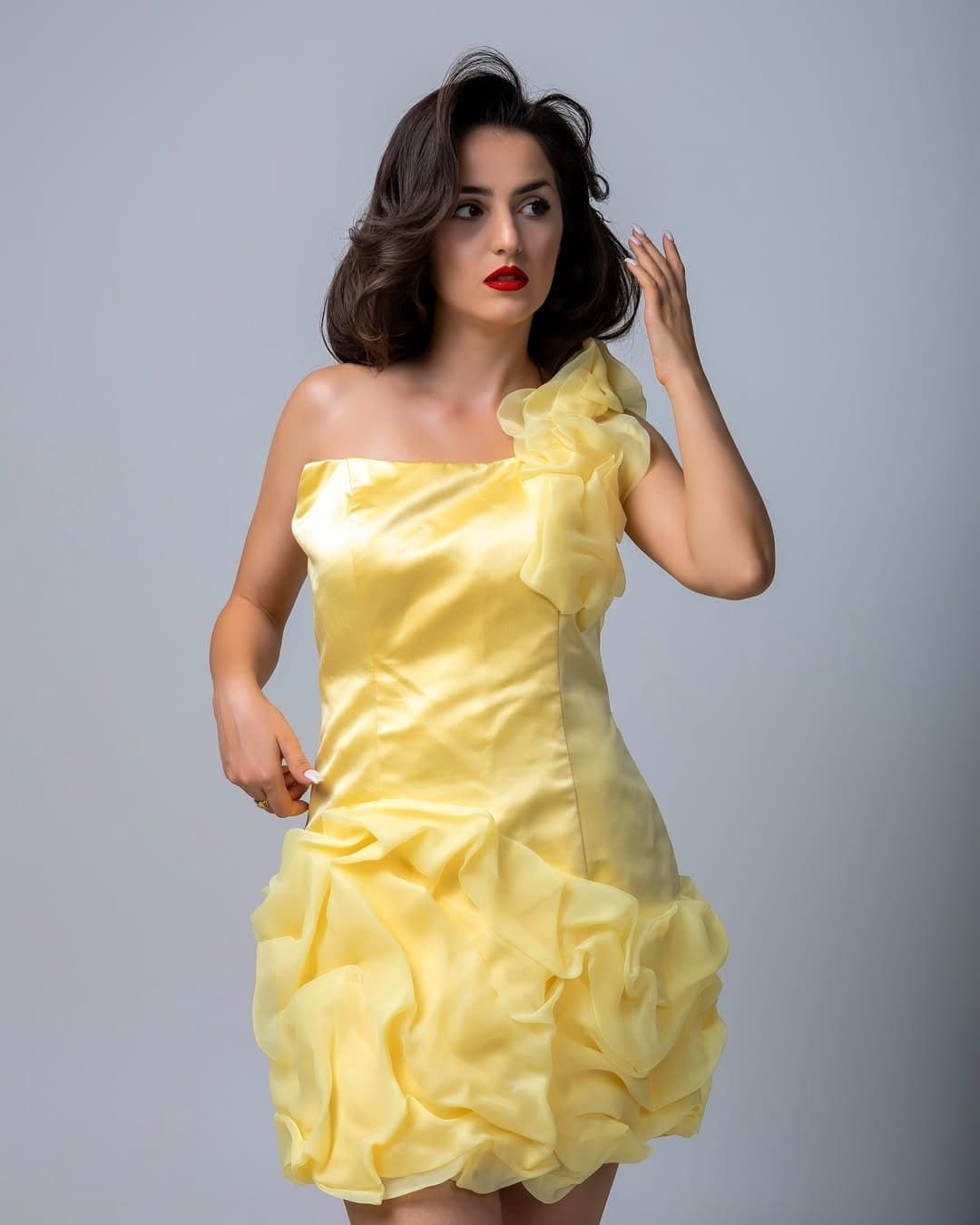 Click to view full size Armenian insta influencer I would like to fuck 24/7