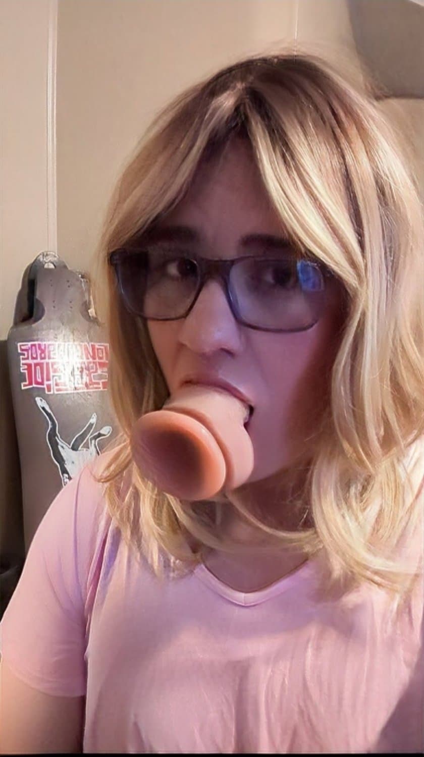 Click to view full size Thickyythicc ruined by sissy hypno.