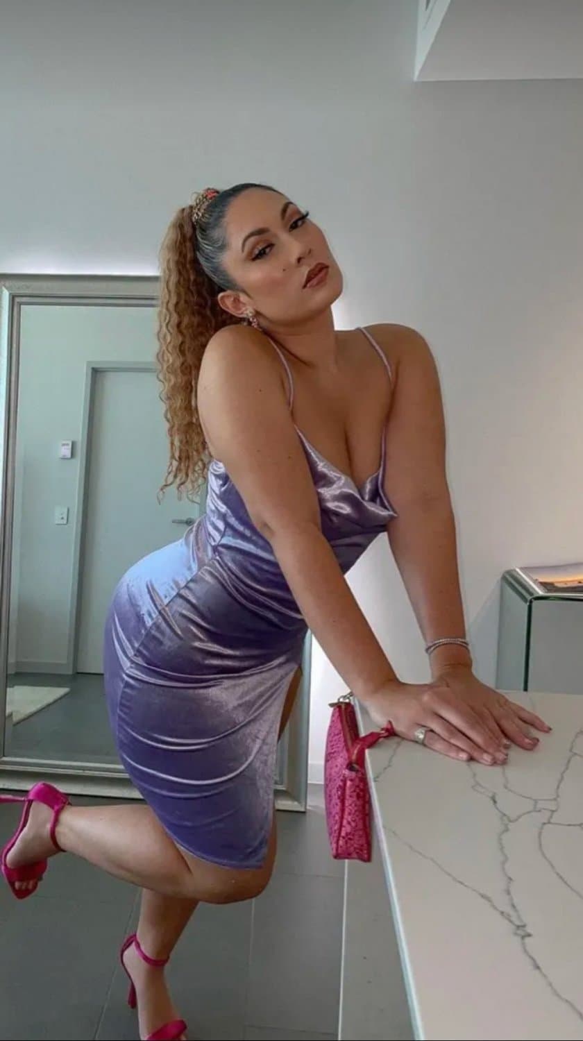 Click to view full size She goes by the name of Lollie on snap chat does anyone have anything of her? Thick Amazon Latina