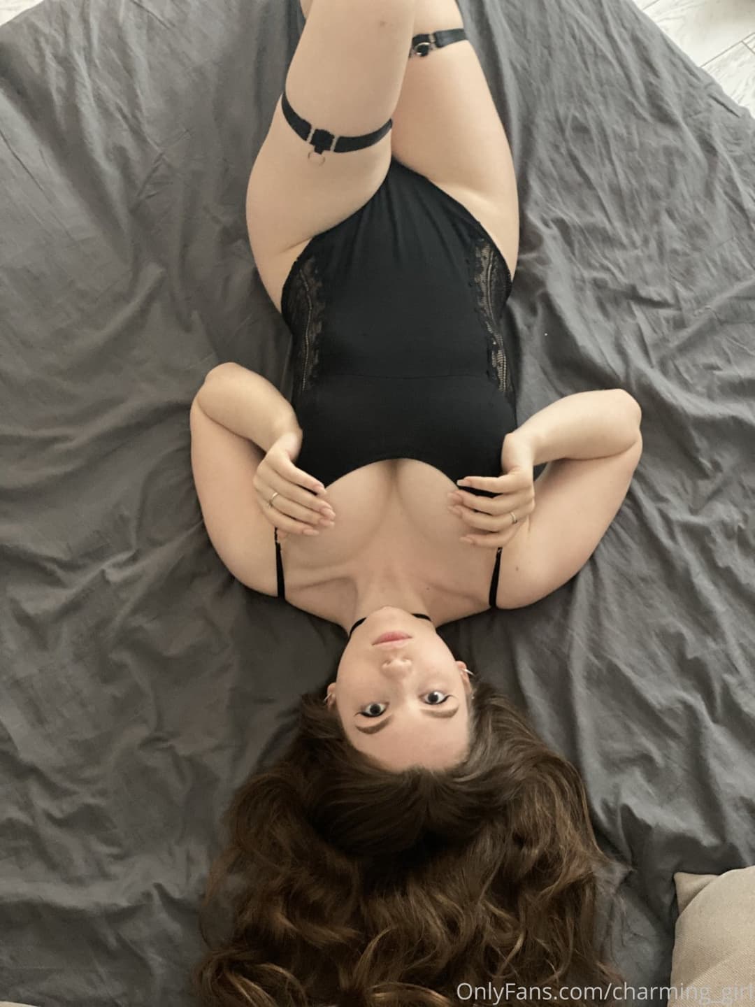 Click to view full size Charming Girl 01