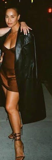 Click to view full size Black beauty Kimmi Chex is a sexy milf. This ebony goddess wants you to give her your nut