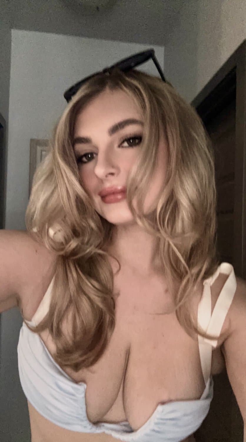 Click to view full size Nice stretch marks from carrying around all that milk you dumb fucking bitch.