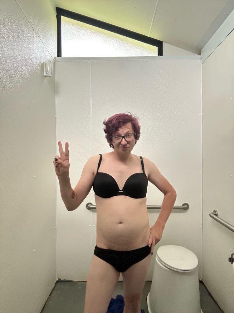 Click to view full size Shane Eaton sissy