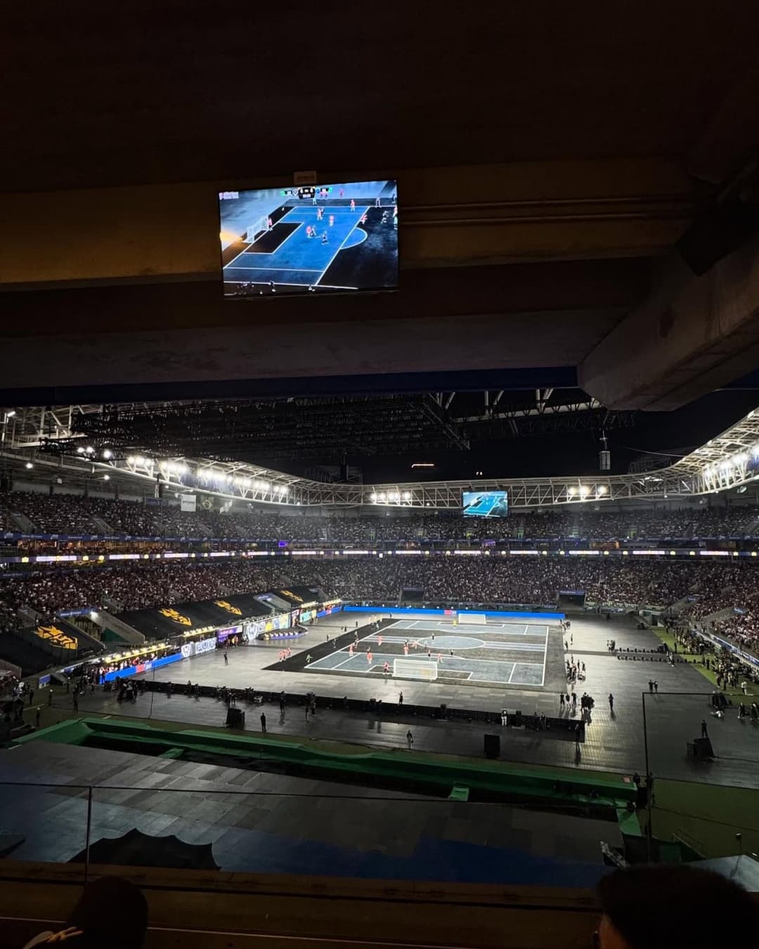 Click to view full size Annie hikari