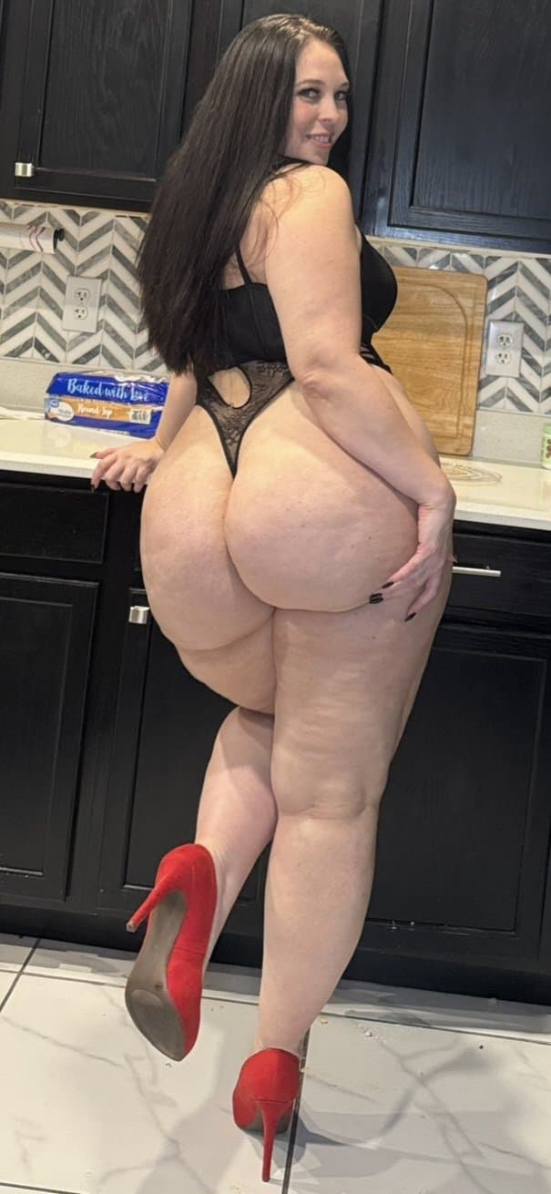 Click to view full size Request.. Thick Gorgeous Milf.. <> Married Wife.. <> Loves taking young BBC with her big Booty?