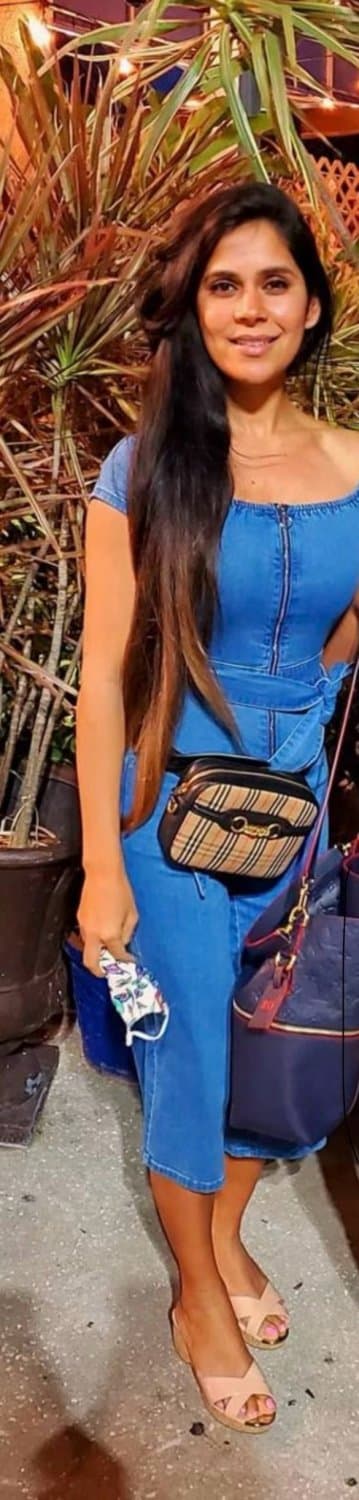 Click to view full size Fuck my wife hard anyone like to fuck my Indian desi nri wife Raj dm