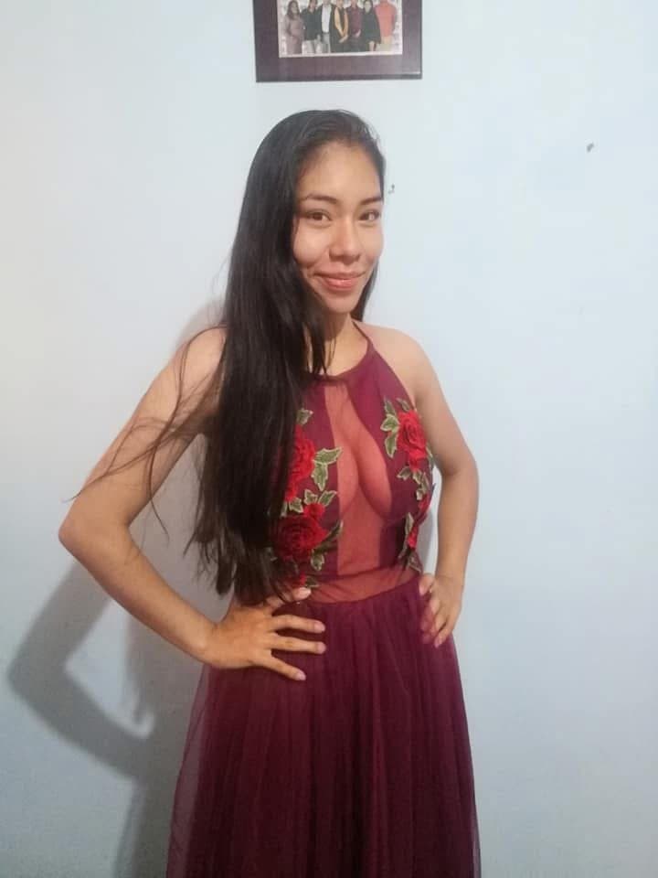 Click to view full size Ana Cecilia exhibida - mi amiga es una PUTA de piel morena