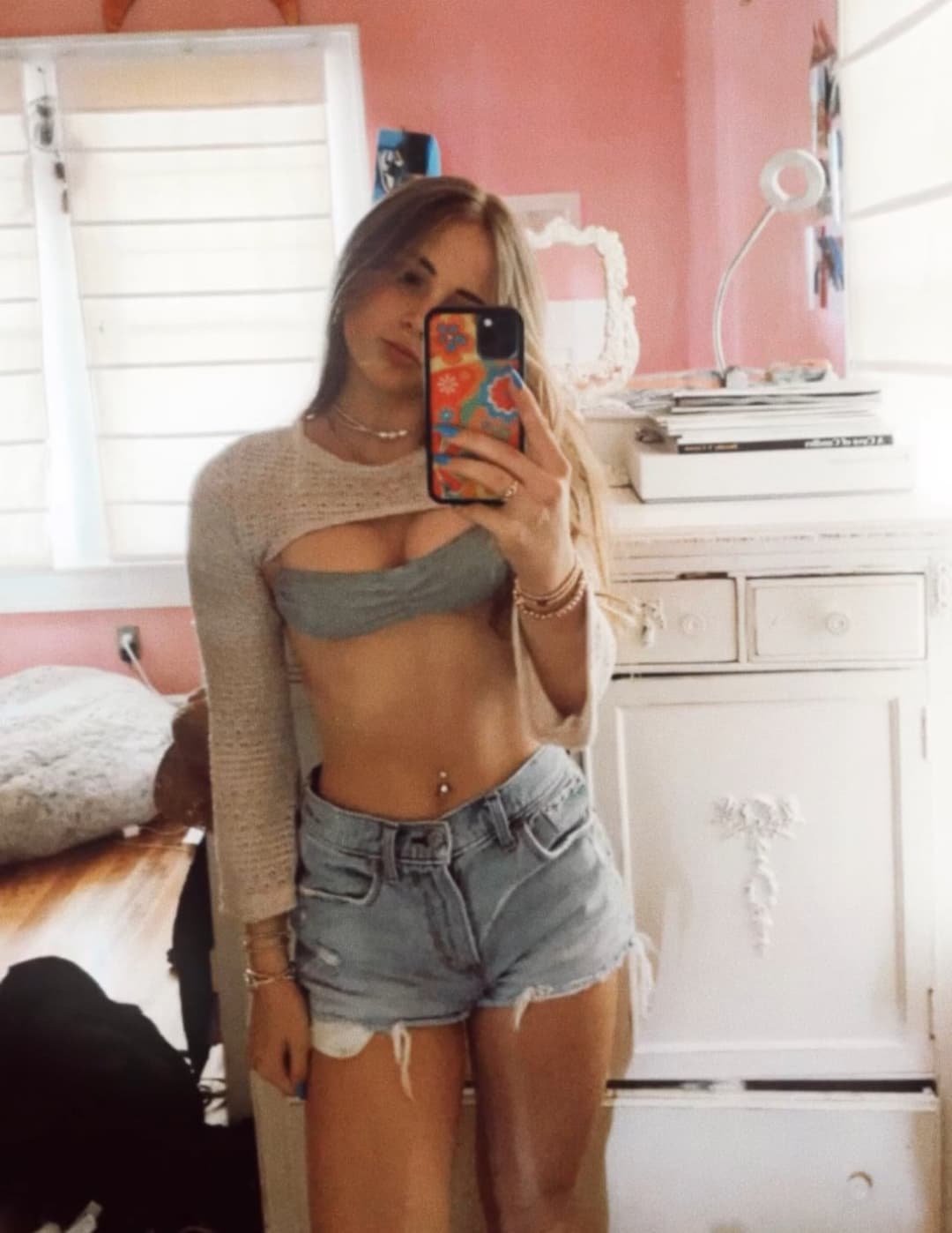 Click to view full size Kiki Learning how to be a webslut.