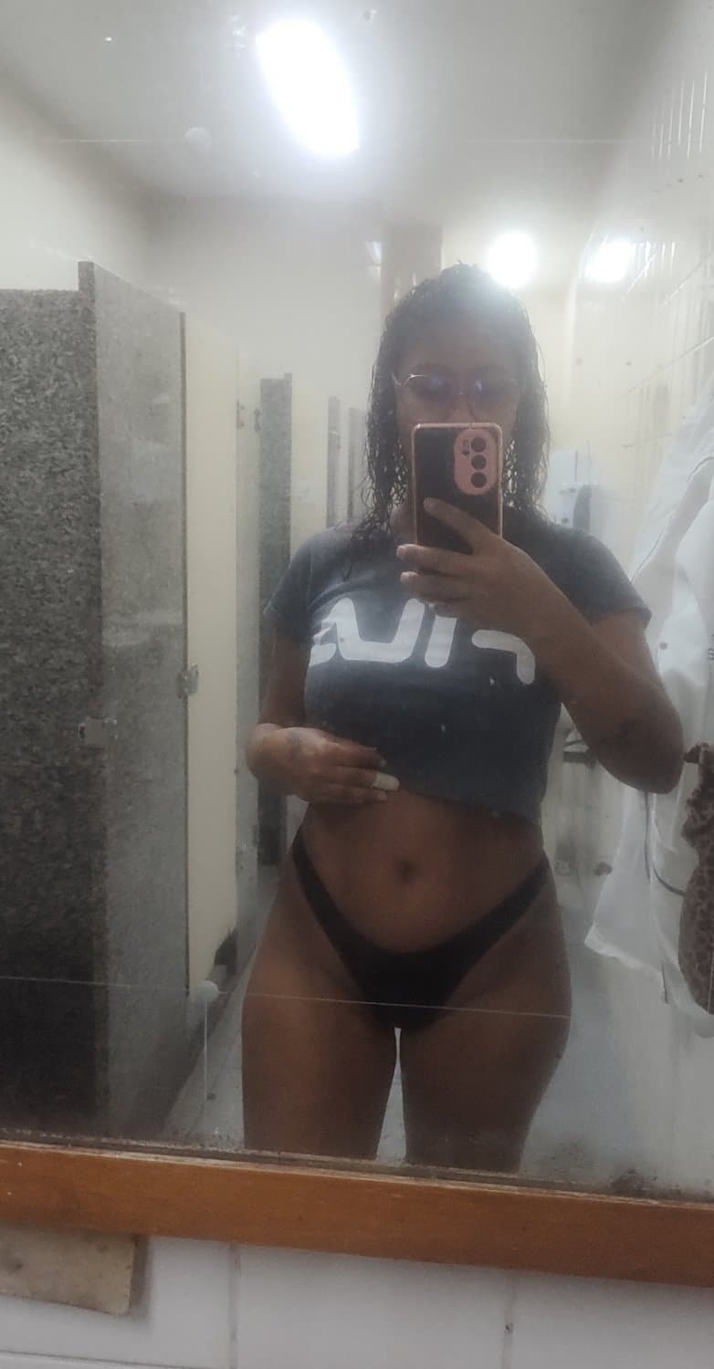 Click to view full size Morena rabuda amadora