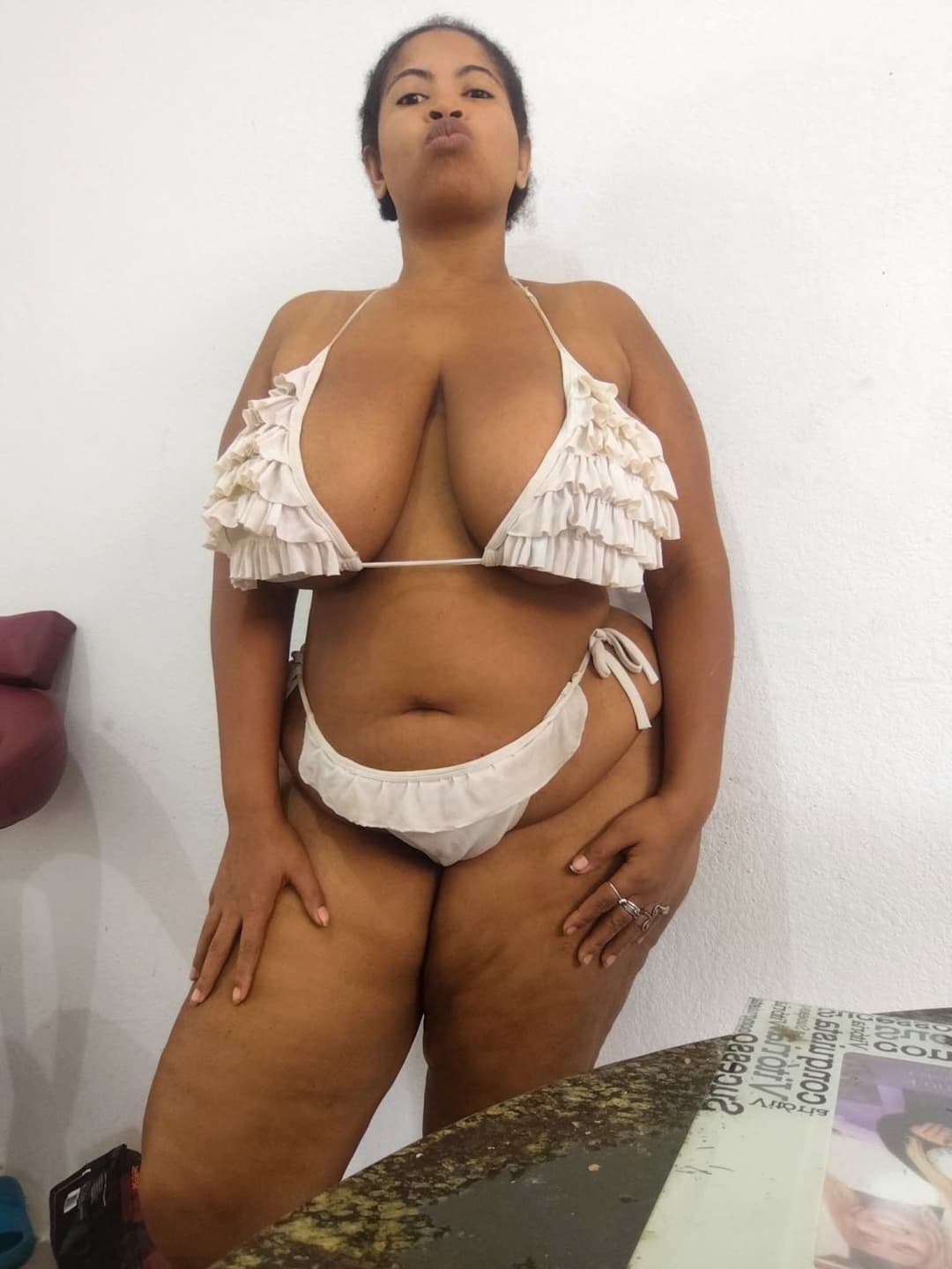 Click to view full size Gordinha tarada e safada