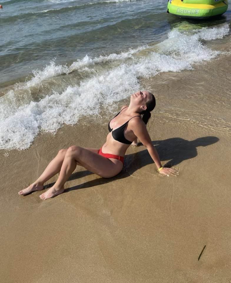 Click to view full size Cute German teens Lea and Lea