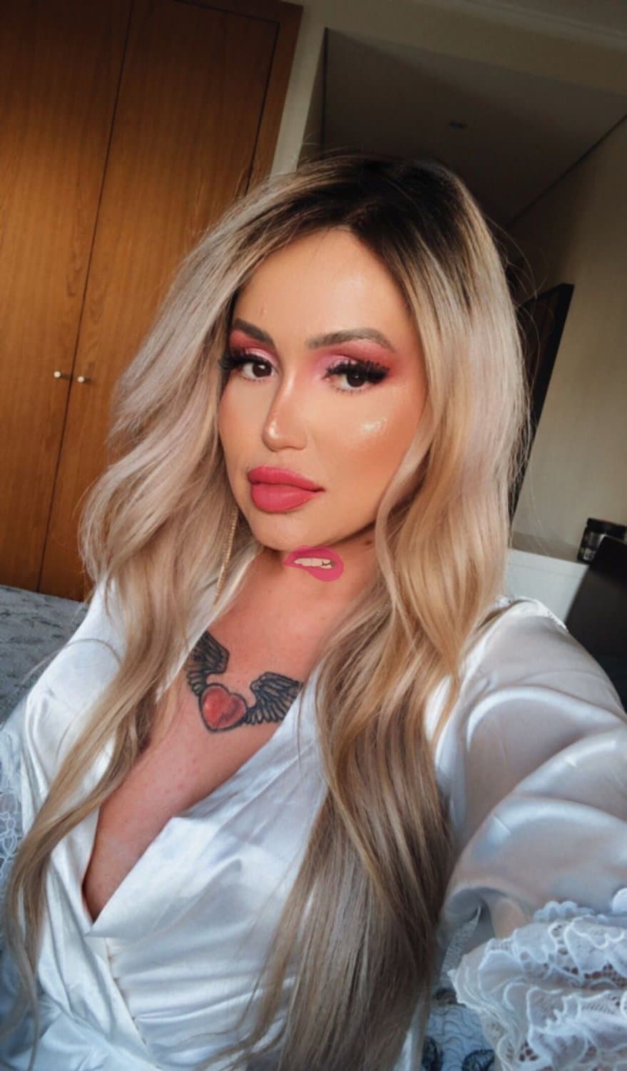 Click to view full size Michele nogueira