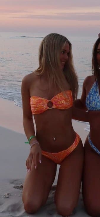 Click to view full size ripped alabama sorority slut has nude photo shoot