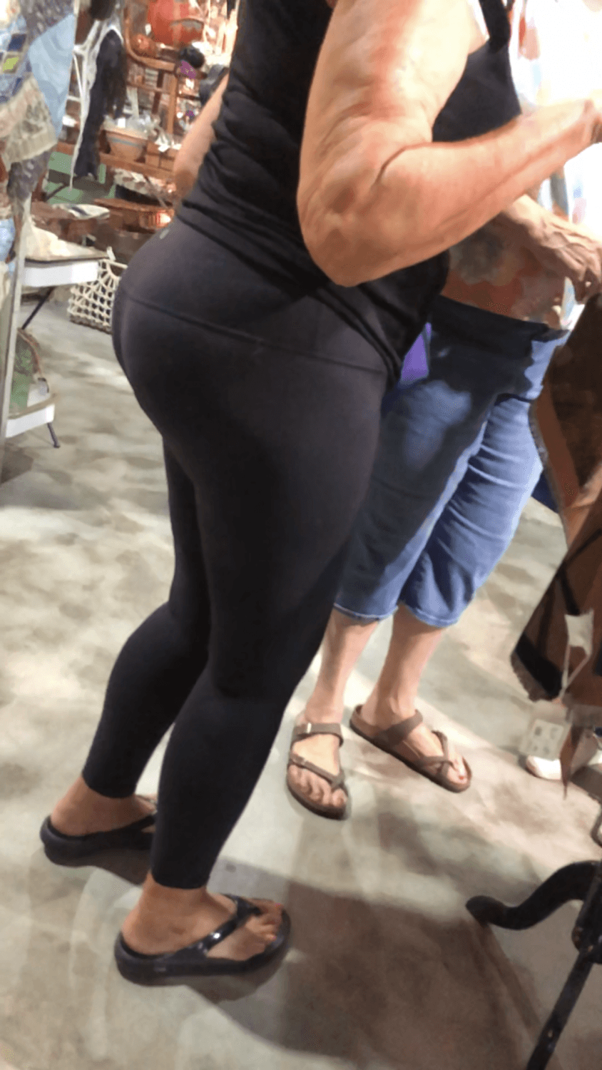 Click to view full size I Seen This Granny At A Halloween Event Nice Ass Made For Big Black Dick…..???