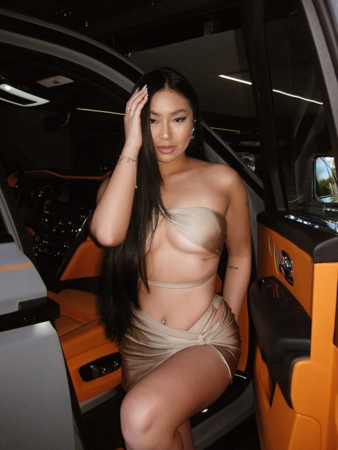 Click to view full size Annie hikari