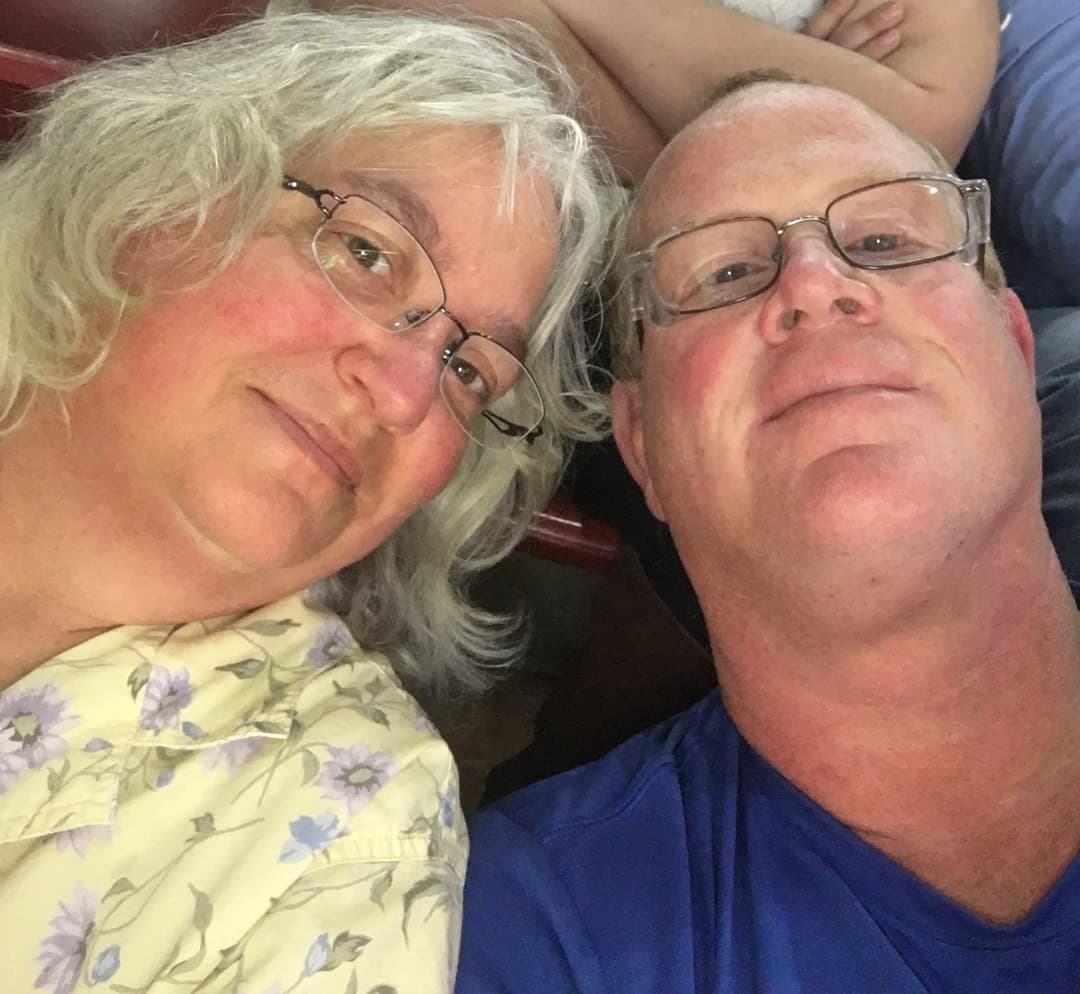 Click to view full size Dirty Granny D washes her pussy