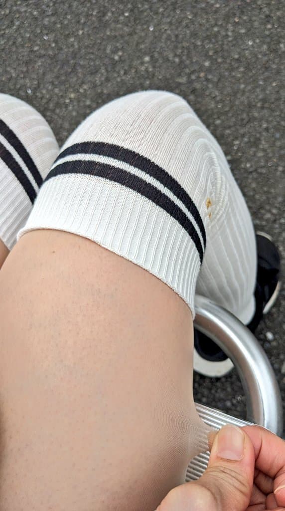 Click to view full size Chinese feet/shoes/socks/tights