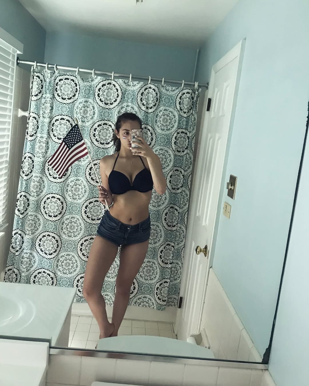 Click to view full size College Crush Lisa Sandson (@lisa.sandson). Comment your favorite pics.